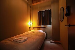 RED SUBMARINE - Hostel