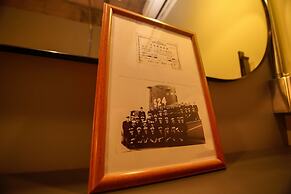 RED SUBMARINE - Hostel