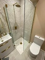 Gorgeous 2BD Flat - 5 Mins to Clapham Junction!