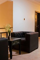 Ampric GuestHouse and Lounge