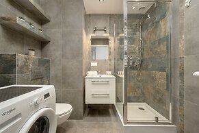 Apartment Close to the River by Renters