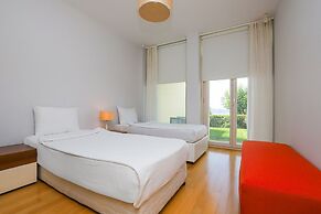 Private Garden Oasis in 4-bed Flat, With Hotel Perks