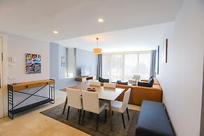 Private Garden Oasis in 4-bed Flat, With Hotel Perks