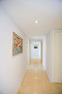 Private Garden Oasis in 4-bed Flat, With Hotel Perks