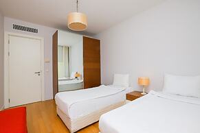 Private Garden Oasis in 4-bed Flat, With Hotel Perks