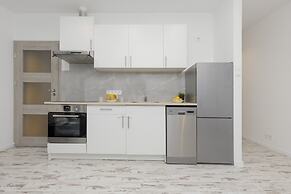 Gagarina Apartment Warsaw by Renters