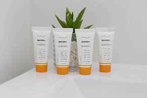 Gagarina Apartment Warsaw by Renters