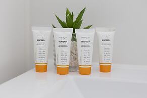 Gagarina Apartment Warsaw by Renters