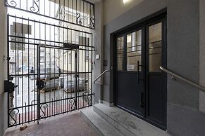 Gagarina Apartment Warsaw by Renters