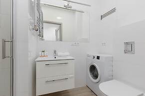 Gagarina Apartment Warsaw by Renters