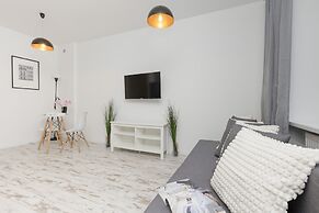 Gagarina Apartment Warsaw by Renters