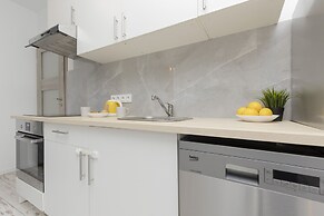 Gagarina Apartment Warsaw by Renters