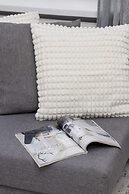 Gagarina Apartment Warsaw by Renters