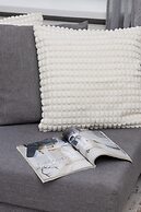 Gagarina Apartment Warsaw by Renters