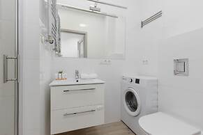 Gagarina Apartment Warsaw by Renters