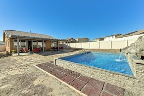Luxe Beaumont Home w/ Private Pool!