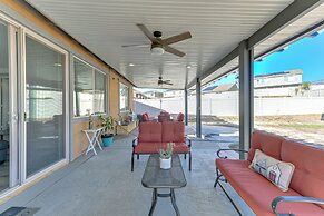 Luxe Beaumont Home w/ Private Pool!