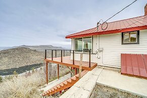 Cozy Grand Coulee Home w/ Deck & Views!