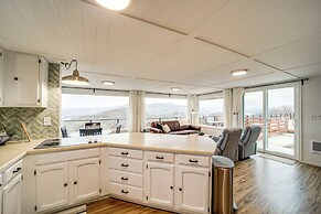 Cozy Grand Coulee Home w/ Deck & Views!