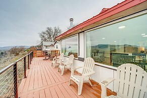 Cozy Grand Coulee Home w/ Deck & Views!