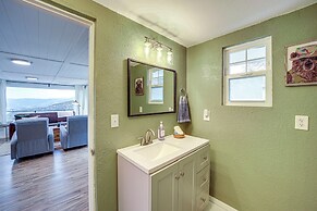 Cozy Grand Coulee Home w/ Deck & Views!