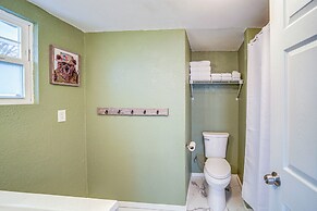 Cozy Grand Coulee Home w/ Deck & Views!