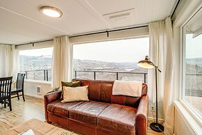 Cozy Grand Coulee Home w/ Deck & Views!