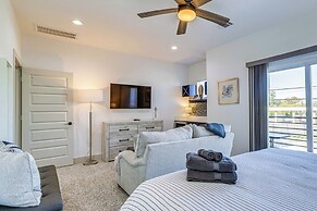 Modern Houston Retreat w/ Patio, 11 Mi to Dtwn