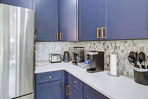 Modern Houston Retreat w/ Patio, 11 Mi to Dtwn
