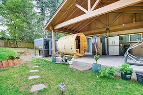 Game Room, Hot Tub & Mtn View: Bonney Lake Retreat