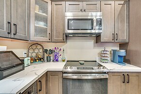 Game Room, Hot Tub & Mtn View: Bonney Lake Retreat