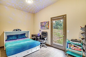 Game Room, Hot Tub & Mtn View: Bonney Lake Retreat