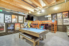 Game Room, Hot Tub & Mtn View: Bonney Lake Retreat
