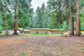 Game Room, Hot Tub & Mtn View: Bonney Lake Retreat