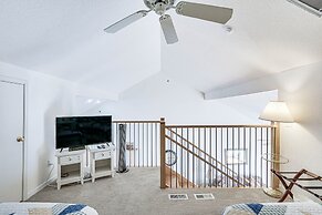 Osage Beach Condo: Boat Slip & Pool Access!