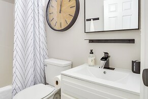 Modern Townhome: Walk to Tennessee Tech University