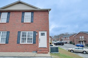 Modern Townhome: Walk to Tennessee Tech University