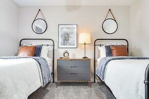 Modern Townhome: Walk to Tennessee Tech University