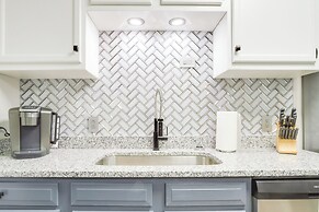 Modern Townhome: Walk to Tennessee Tech University