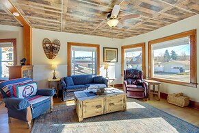 Downtown Red Lodge Home - 8 Mi to Skiing!