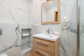 Apartment on the Coast by Renters