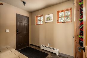 2 Mountain Home 3 Bedroom Home by Moonlight Basin Lodging