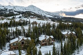 2 Mountain Home 3 Bedroom Home by Moonlight Basin Lodging