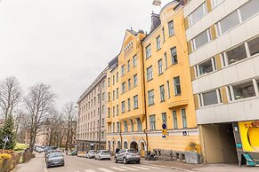 Downtown Light-Filled Retreat