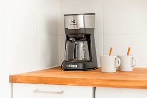 Downtown Light-Filled Retreat