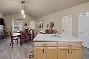 Beaumont 3 Bedroom Home by RedAwning