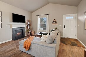 Beaumont 3 Bedroom Home by RedAwning