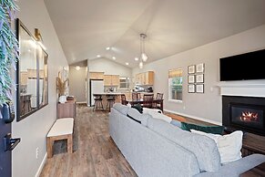 Beaumont 3 Bedroom Home by RedAwning