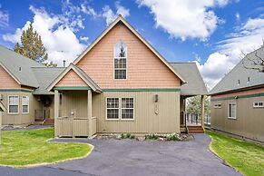 Wren 2 Bedroom Home by RedAwning