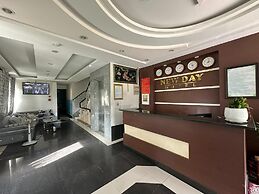 OYO 1223 Vt New Day Hotel